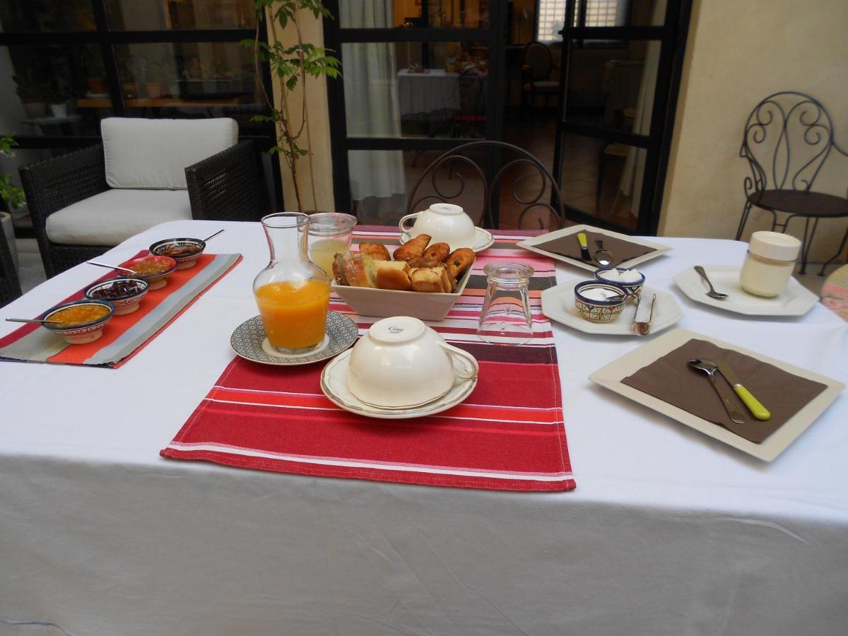 Bed and Breakfast Sous Le Neflier Nîmes Exteriér fotografie